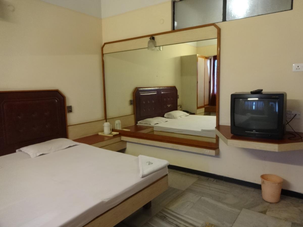 Hotel Padmam Madurai Exterior foto