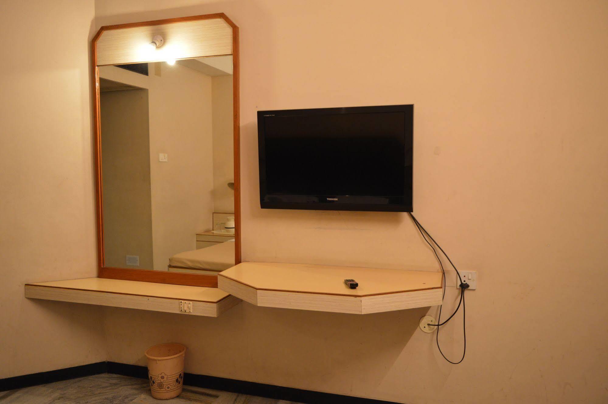 Hotel Padmam Madurai Exterior foto