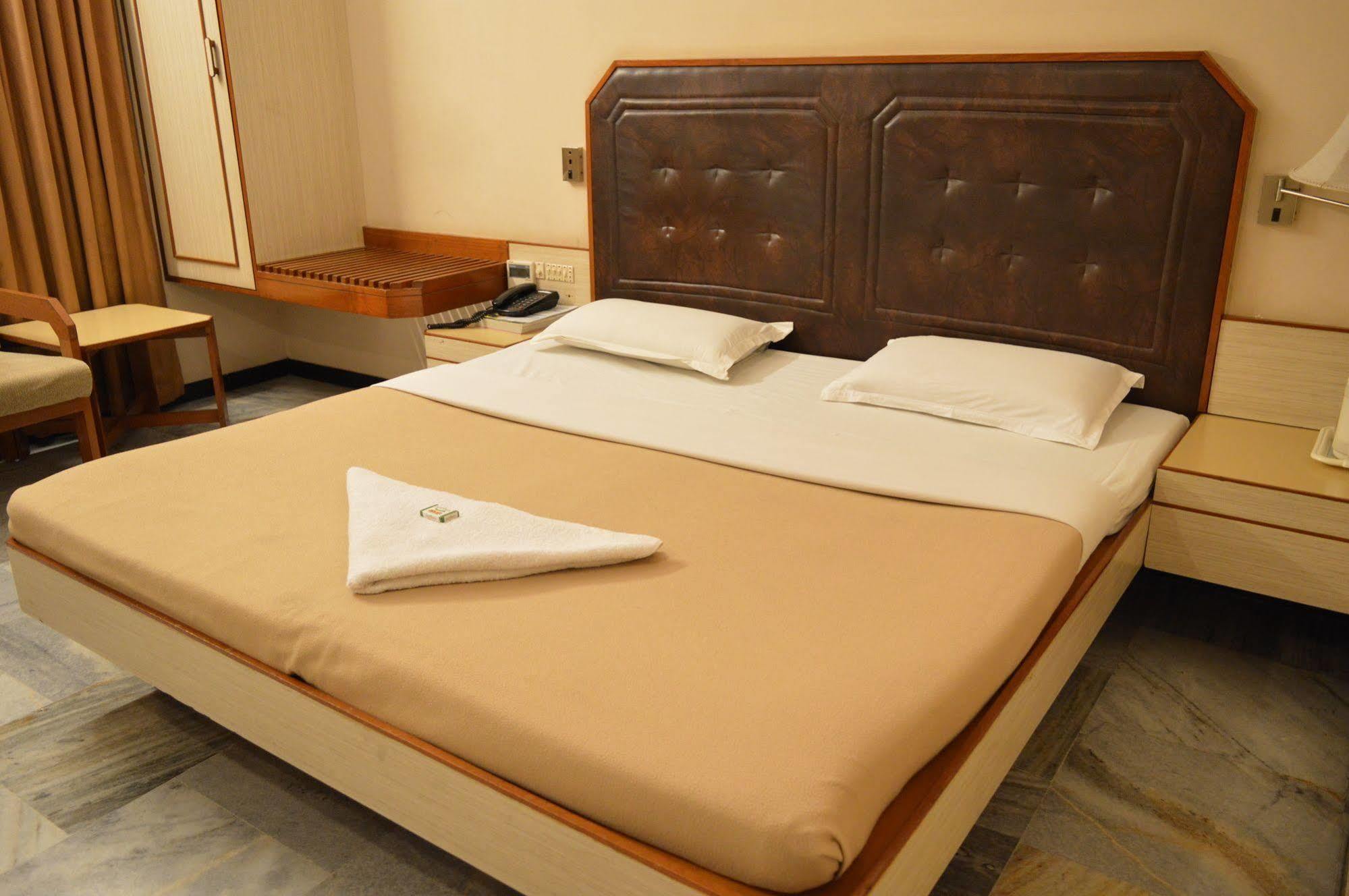 Hotel Padmam Madurai Exterior foto
